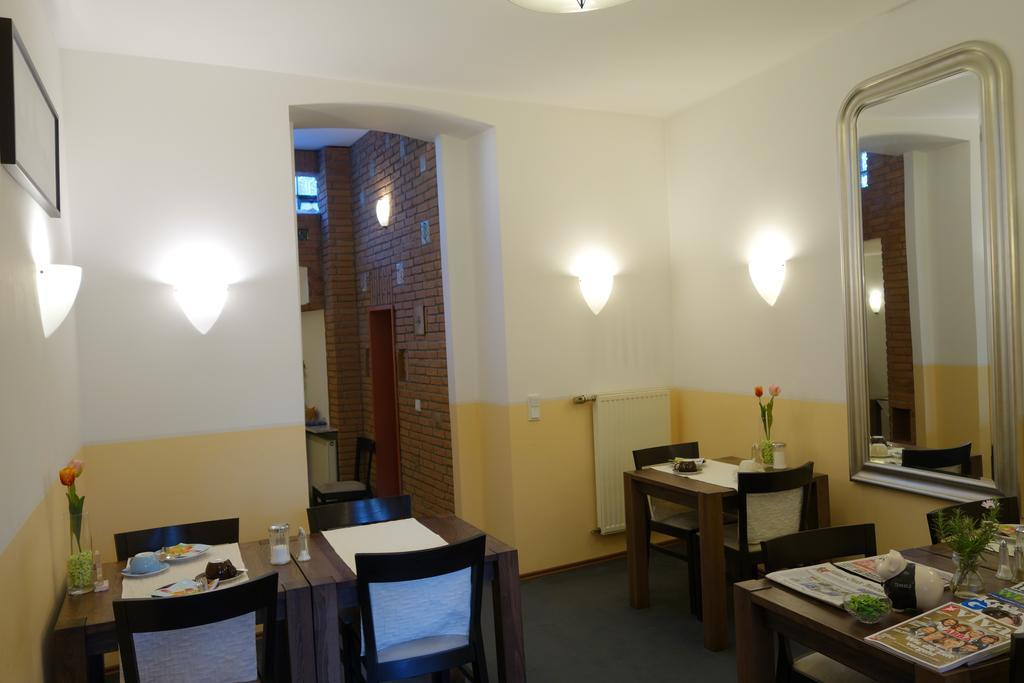 Pension Am Helenenwall Cologne Exterior photo