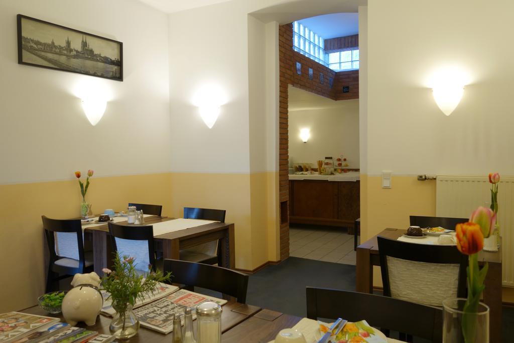Pension Am Helenenwall Cologne Exterior photo